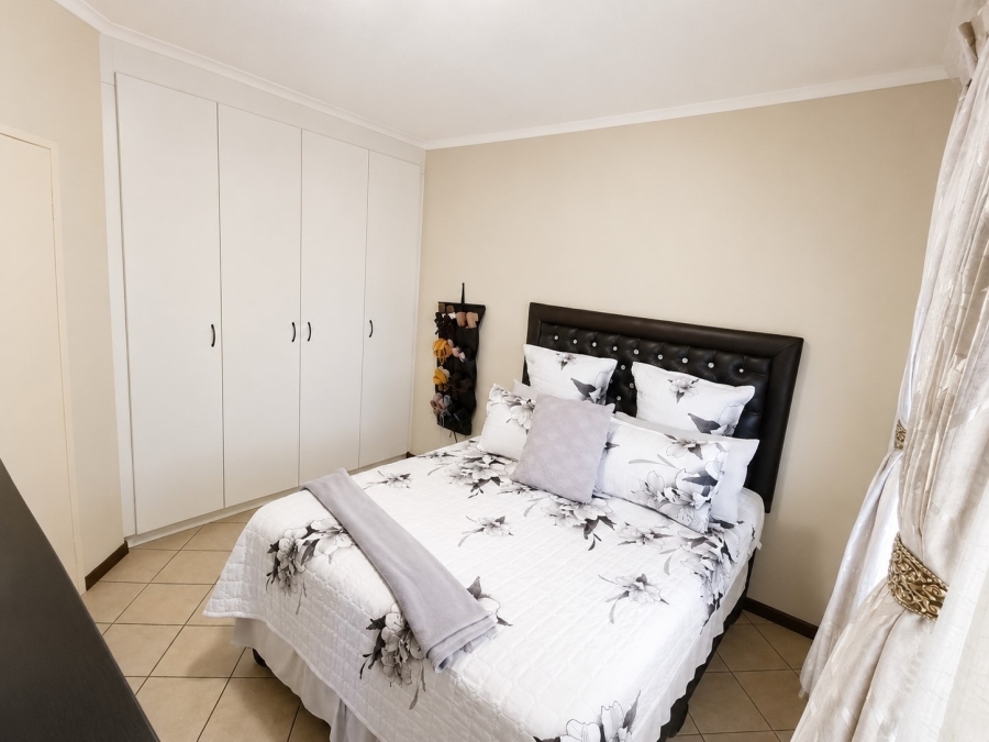 2 Bedroom Property for Sale in Rustenburg Central North West